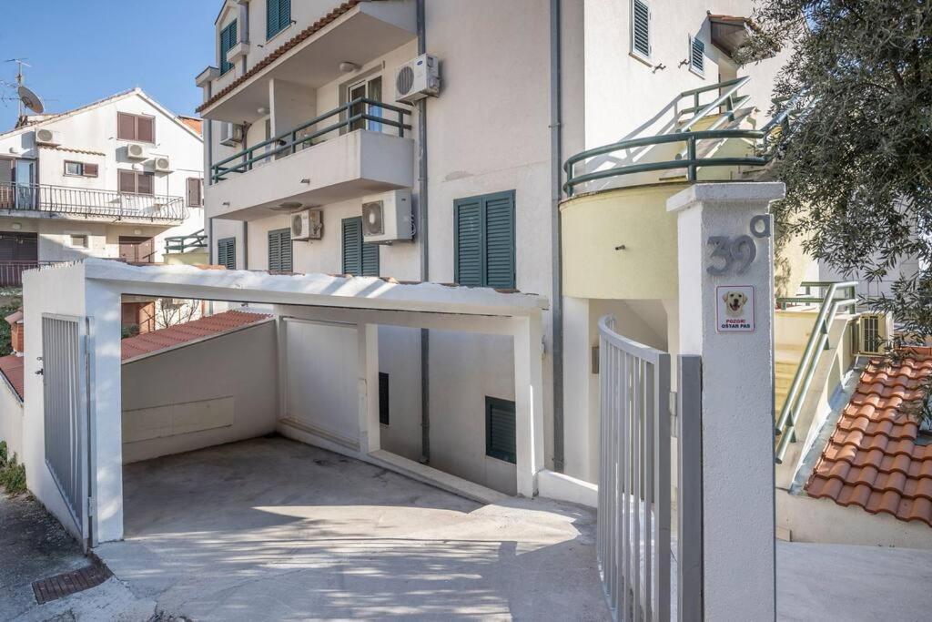 Luxury Apartment Martinis With Pool Split Luaran gambar
