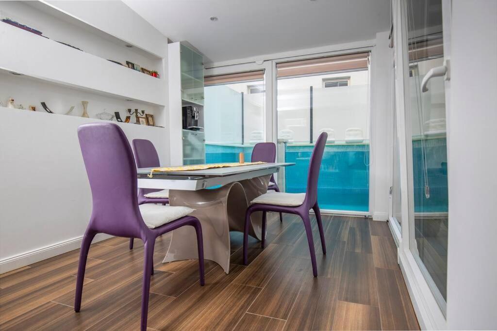 Luxury Apartment Martinis With Pool Split Luaran gambar