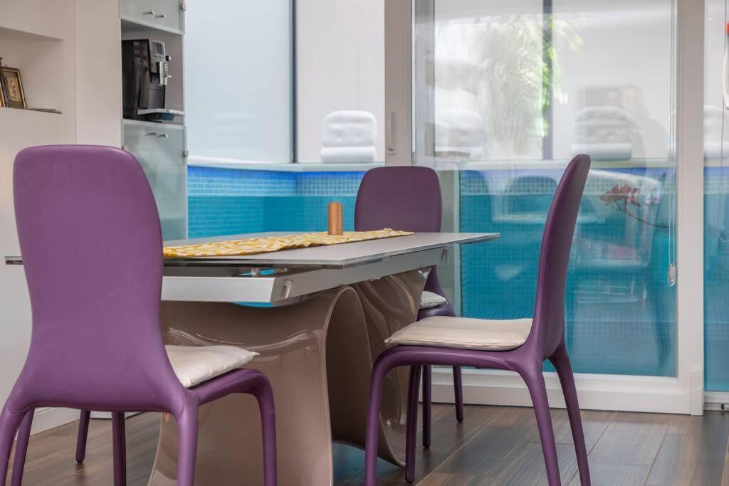 Luxury Apartment Martinis With Pool Split Luaran gambar