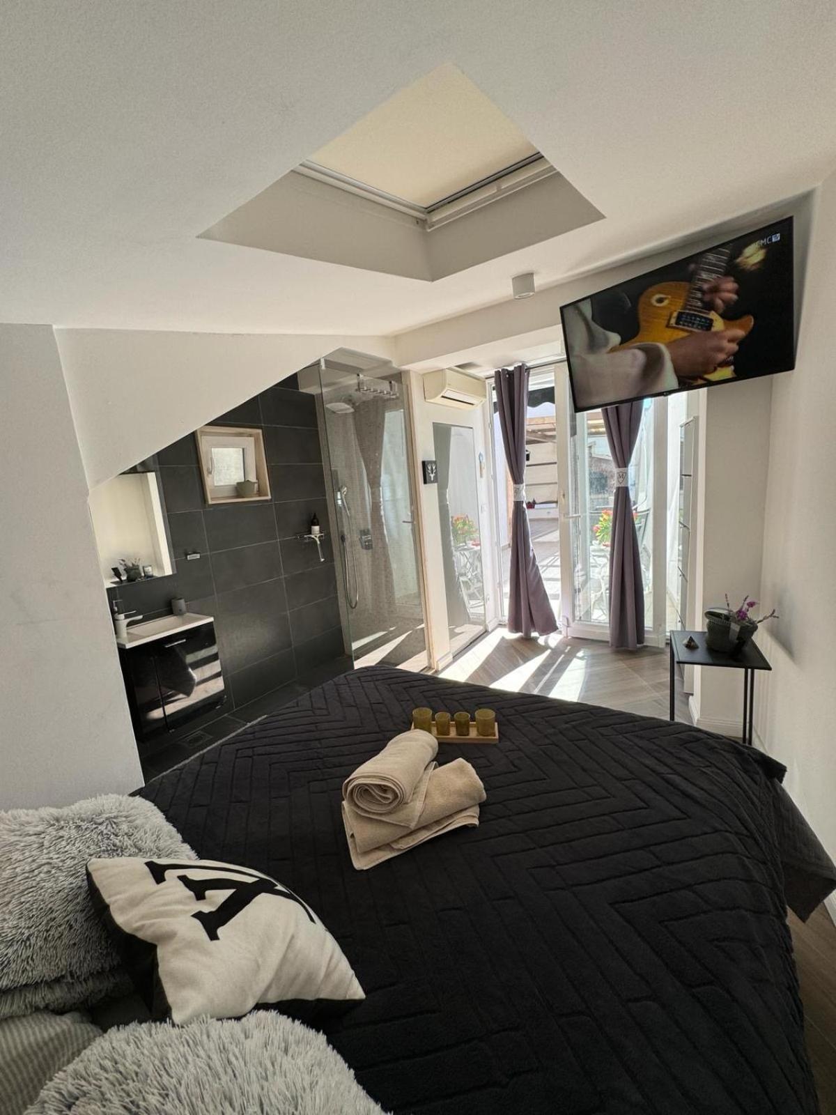 Luxury Apartment Martinis With Pool Split Luaran gambar